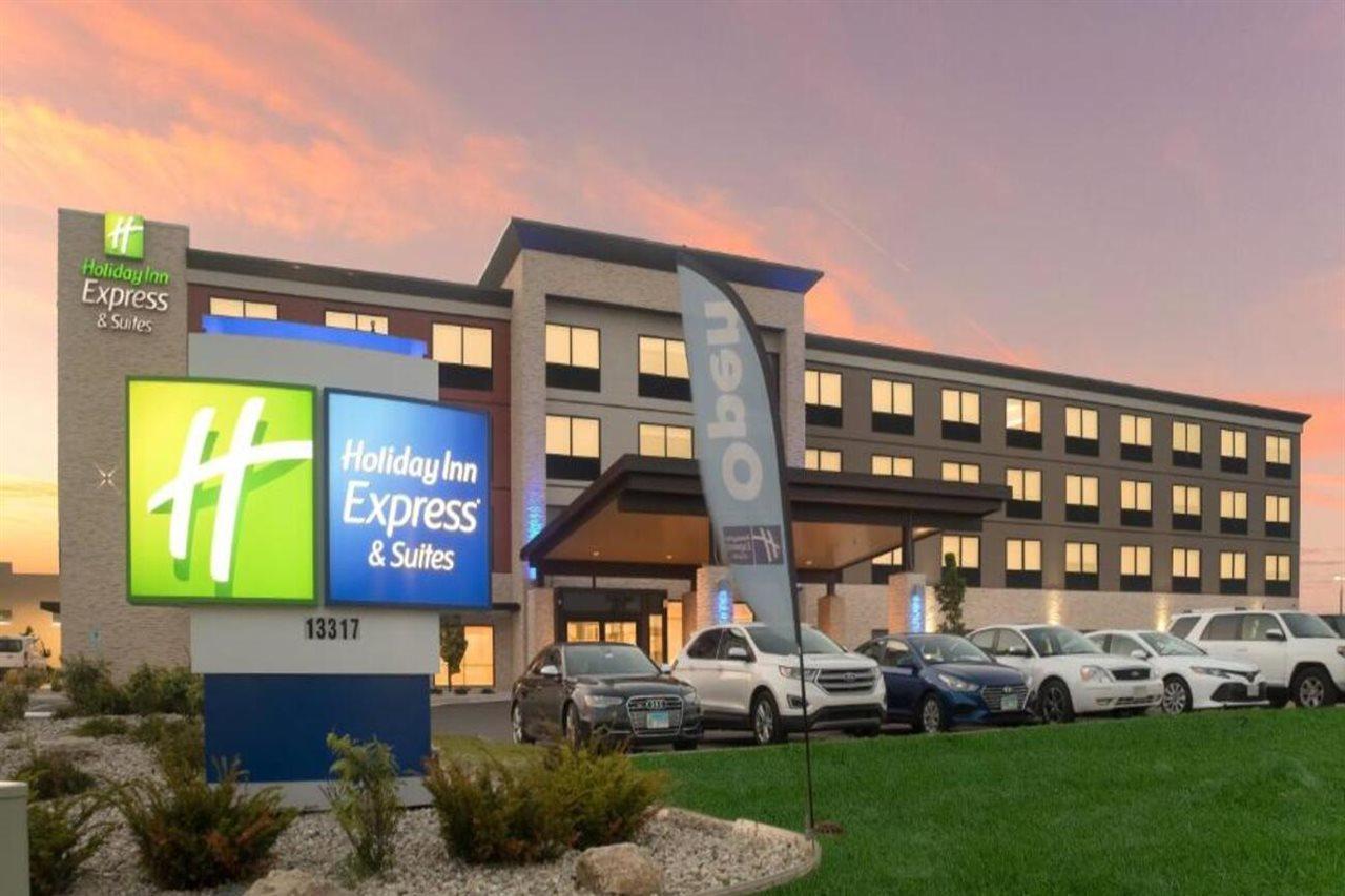 Holiday Inn Express & Suites Racine By Ihg Exterior photo