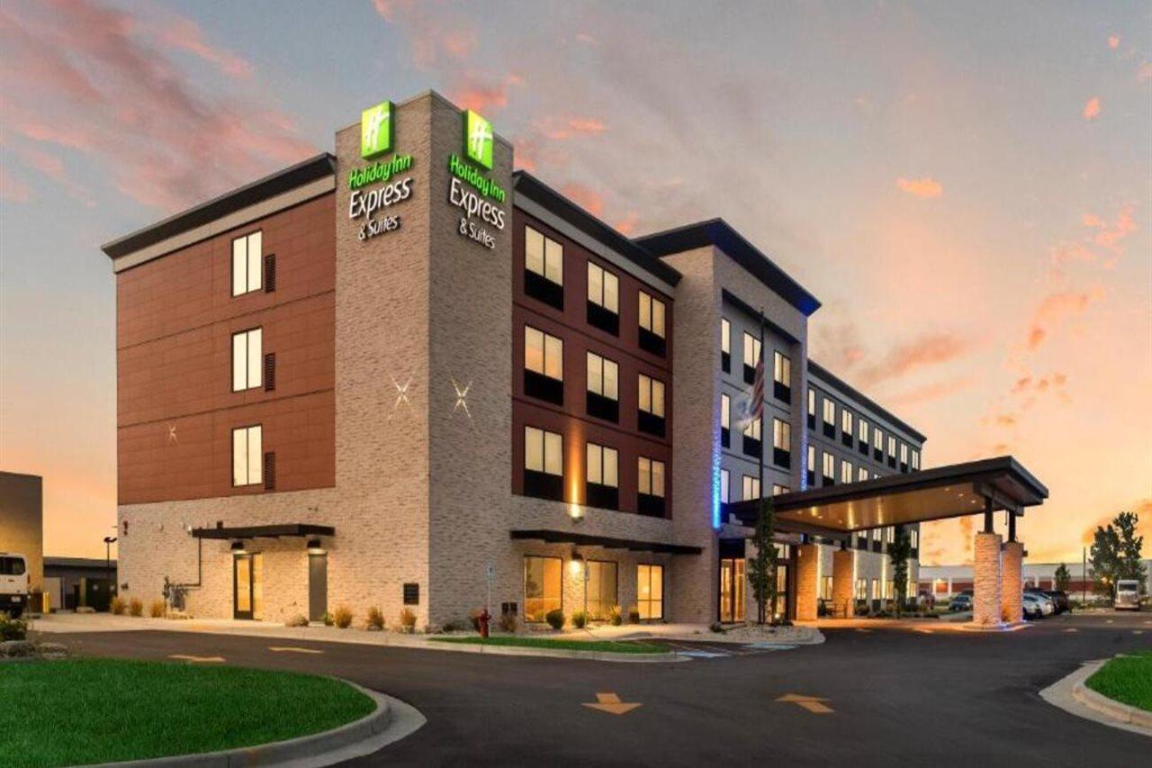 Holiday Inn Express & Suites Racine By Ihg Exterior photo