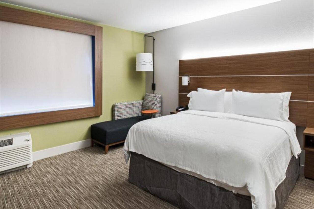 Holiday Inn Express & Suites Racine By Ihg Exterior photo