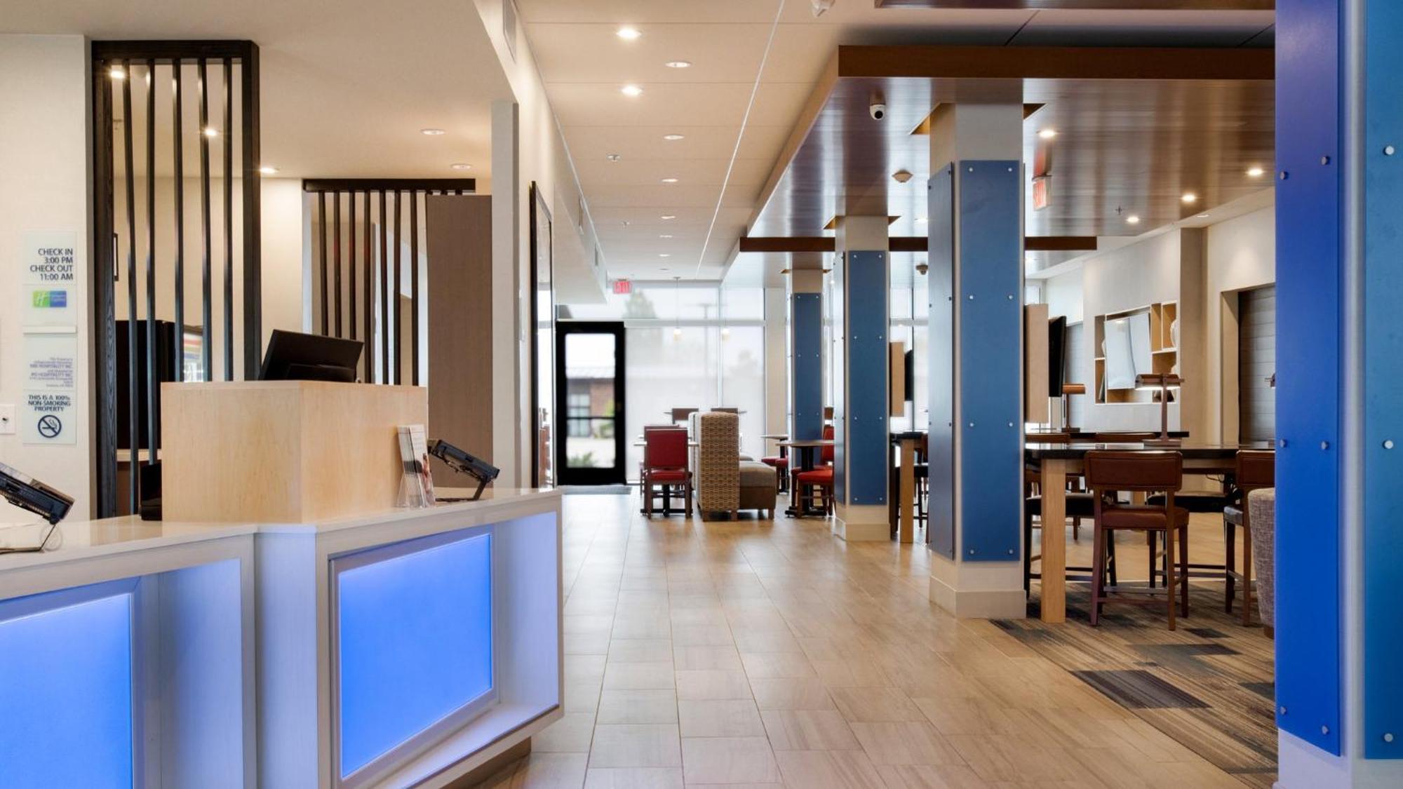 Holiday Inn Express & Suites Racine By Ihg Exterior photo